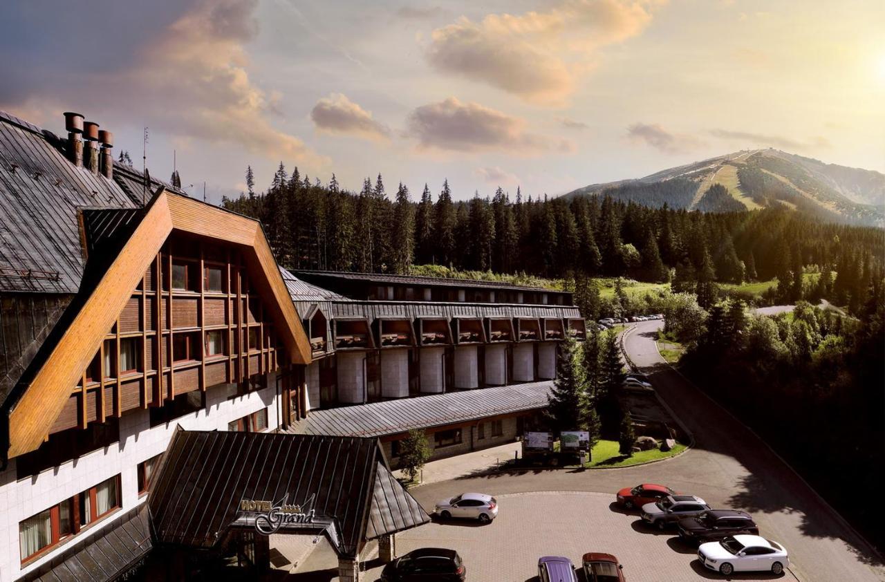 Hotel Grand Jasna Demänovská Dolina Dış mekan fotoğraf