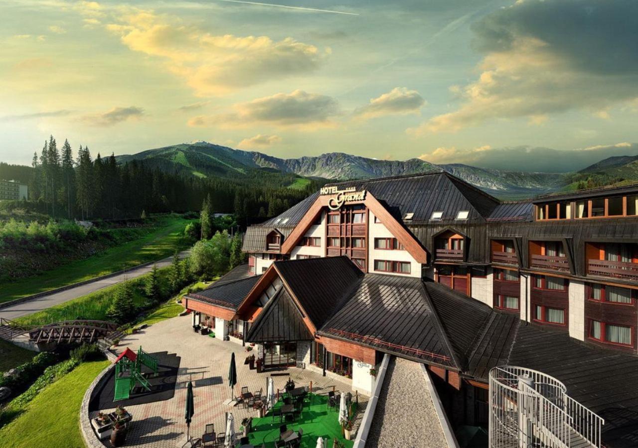 Hotel Grand Jasna Demänovská Dolina Dış mekan fotoğraf